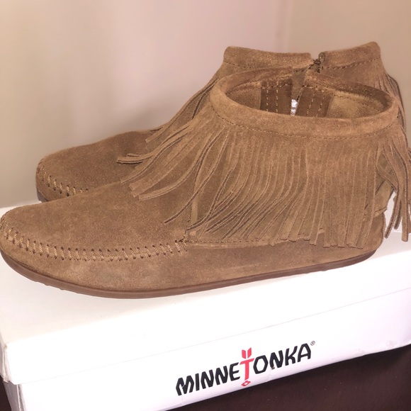 Dusty Brown suede moccasin with ankle tassels - Picture 10 of 10